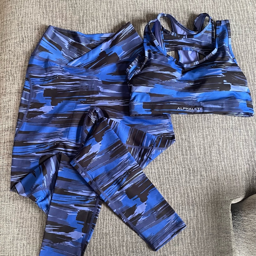 Alphalete leggings and sports bra set